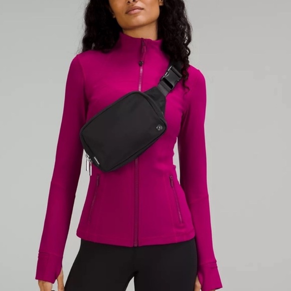 NWT LULULEMON EVERYWHERE BELT BAG - Picture 15 of 17